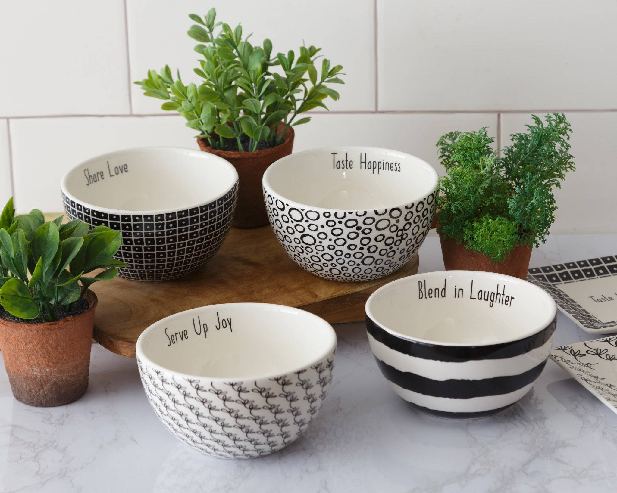 Audrey's Home & Gift - Wholesale Bowl - Bowls - Words, Black and White (Pk/04 Ast)1