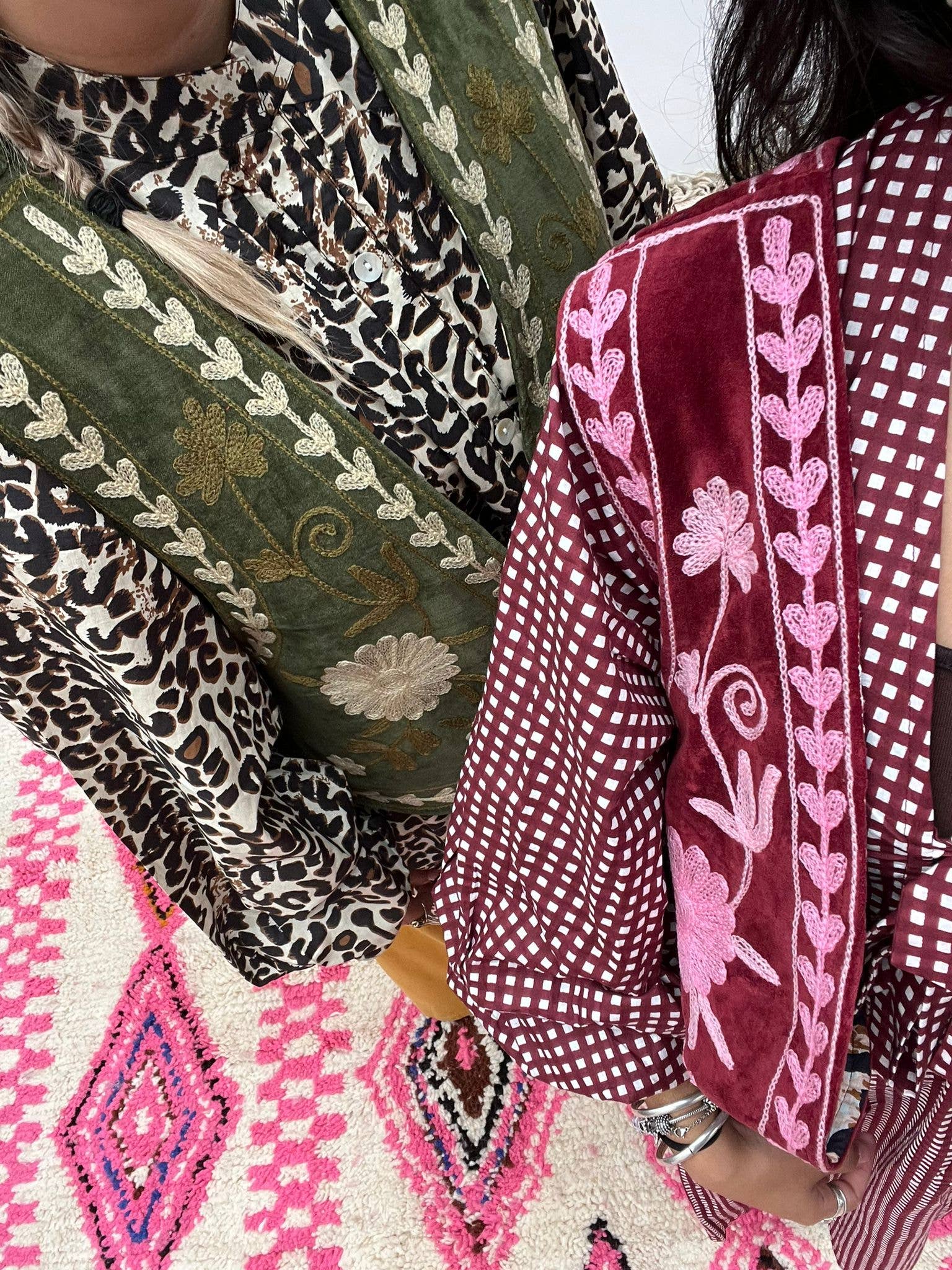 ToutVintage - Wholesale Outerwear Vest - Women's - Suzani velvet Waistcoat green beige8