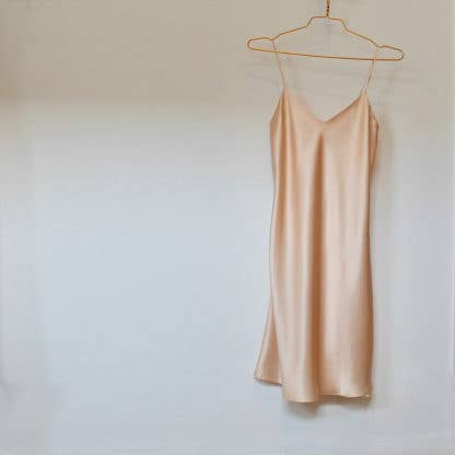 jeanne voilier soie de jour et bijoux précieux - Wholesale Dress - Women's - Louise nude mid-length silk dress