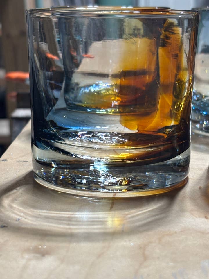 Whisky doux pour la vente par Bow Glassworks