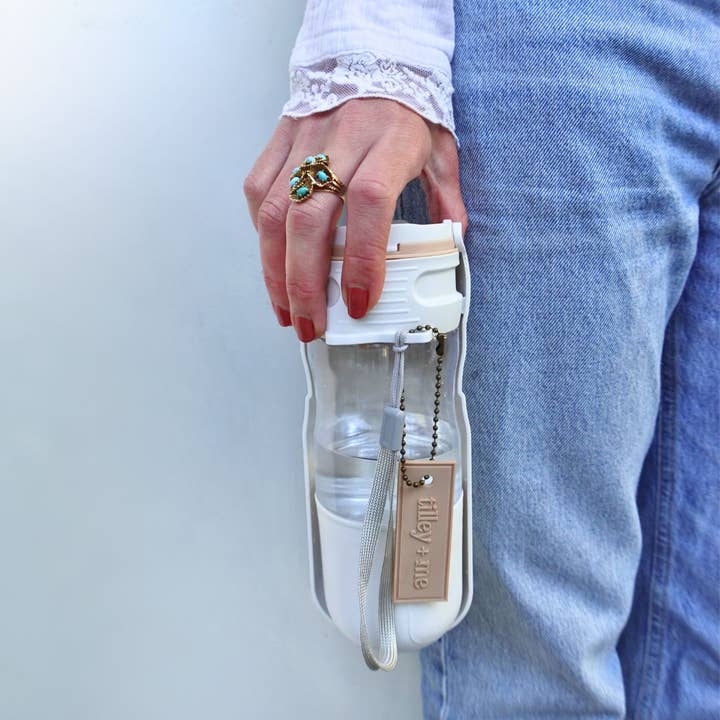 Tilley + Me – wholesale Pet water bottle – Dog – 2-in-1 Pet Water Bottle with Treat Compartment - 350ml4