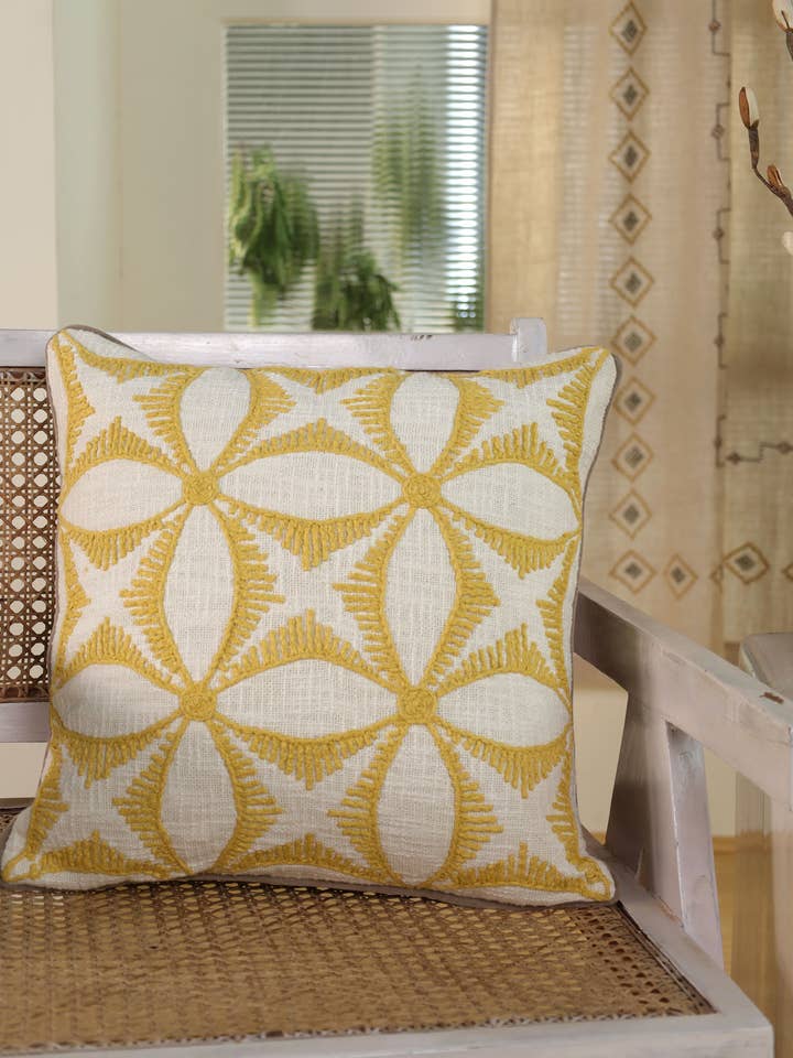 Housse Brodée en Cordon Jaune 20x20 | Housse de Coussin Bohème pour la vente par Eyda Homes