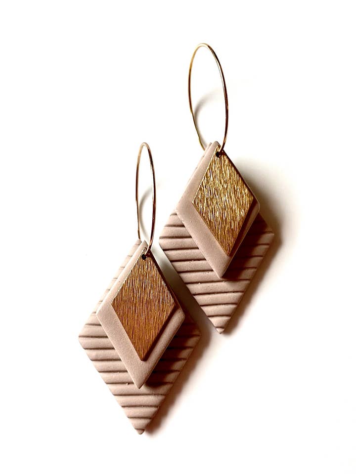 Boucles d'oreilles en argile pour la vente par Clay by K