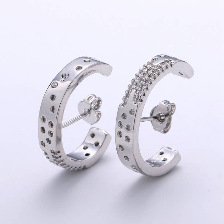 Aim Eternal - Venta al por mayor Pendientes de clip - 1 par de pendientes con forma de micropavé chapados en oro1