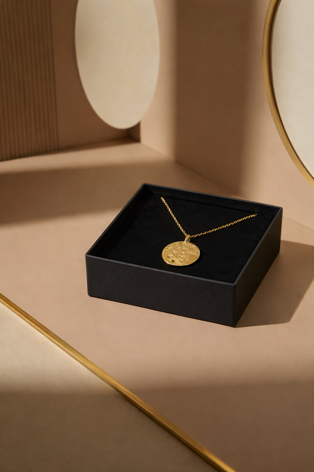 Gold Lunar – wholesale Pendant/charm necklace – Molten Hammered Disc Chain Necklace 18k Gold Plated0