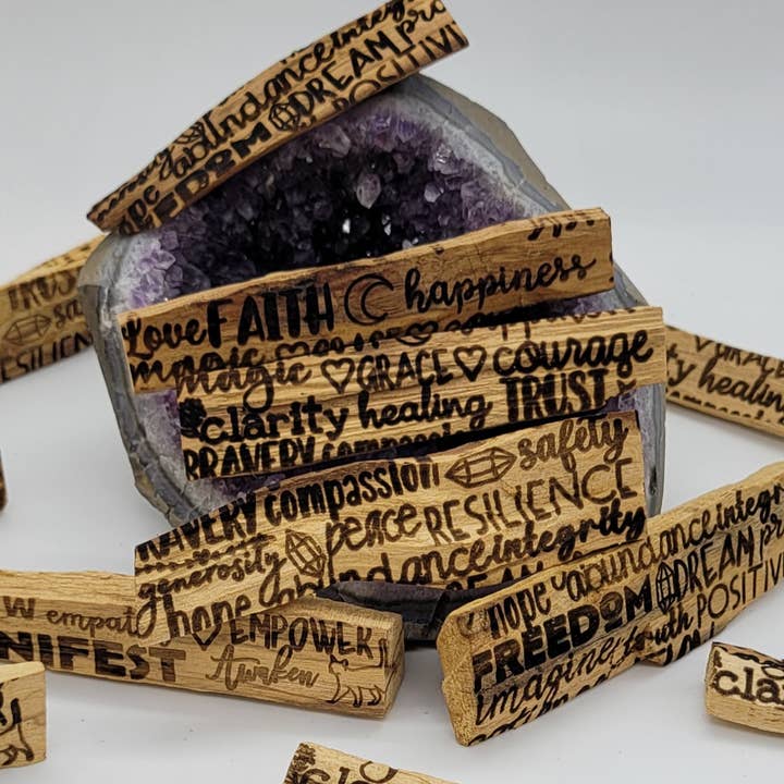 Palo Santo positif pour le nettoyage et l'affirmation de l'autonomisation pour la vente par Royal Gems & Minerals