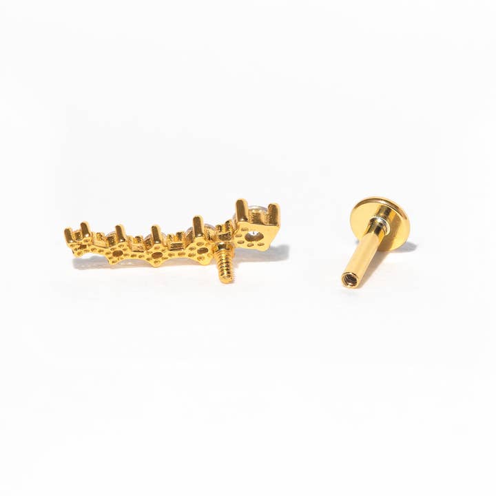 Guld Estella Ear Crawler Flat Back Örhänge för wholesale på Faire