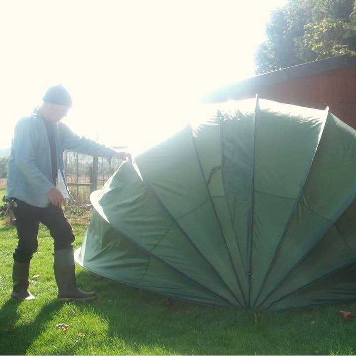 Rob McAlister Ltd - Vendita all'ingrosso Ornamenti/decorazioni per esterni - Portaoggetti da esterno autoportante Hidey Hood 1803