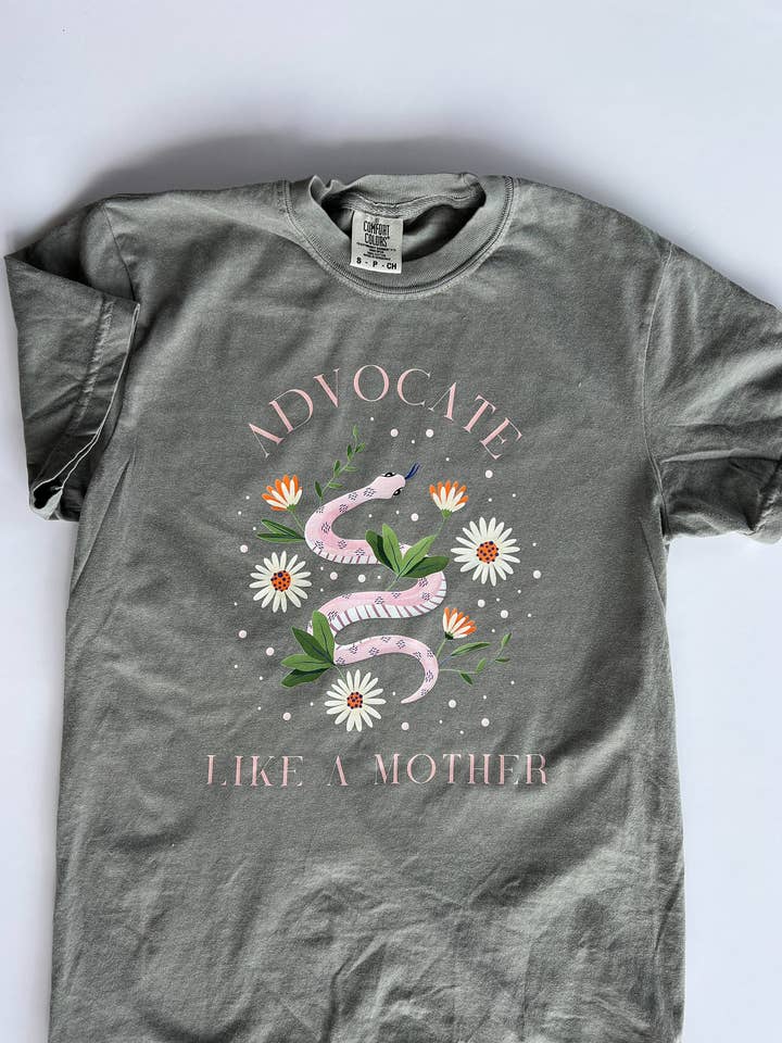 Advocate Like a Mother Shirt, Autism Advocate Shirt, Autism Mama Shirt, Advocate Shirt til mødre, Autism Mom Acceptance Shirt, Blomsterautisme for engroshandel hos Little Mama Made It