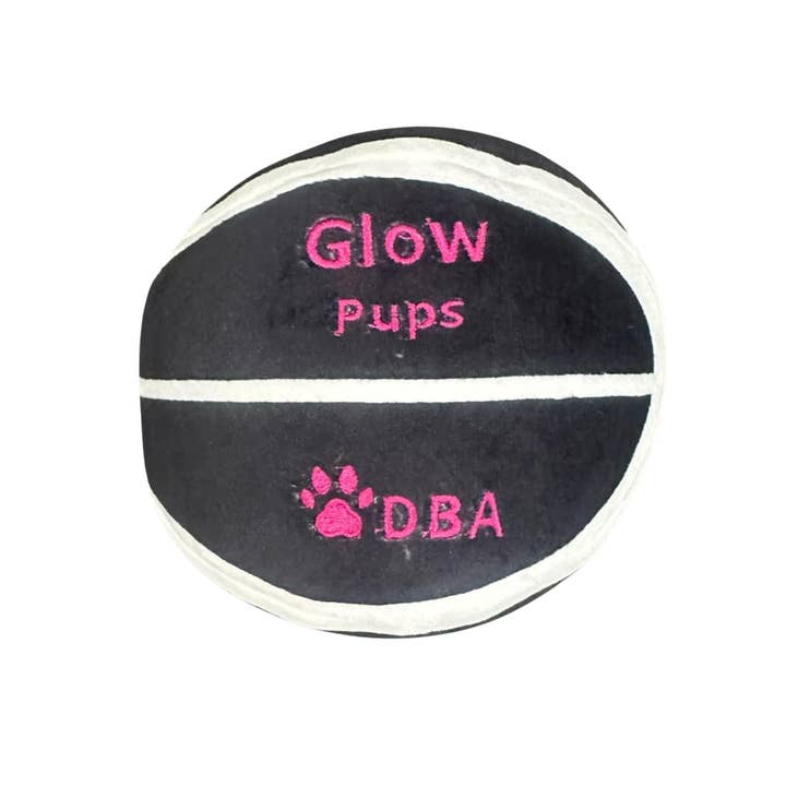 Jouet pour chien en peluche Glow Pups — ballon de basket avec couineur, noir et blanc pour la vente par Glow Pups