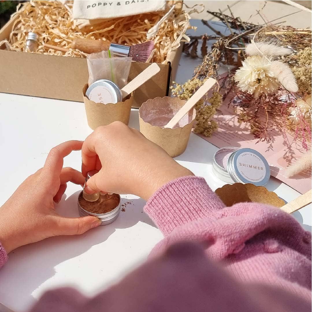 Poppy & Daisy Designs - Wholesale DIY Craft Kit - Kids - Mineral Makeup17