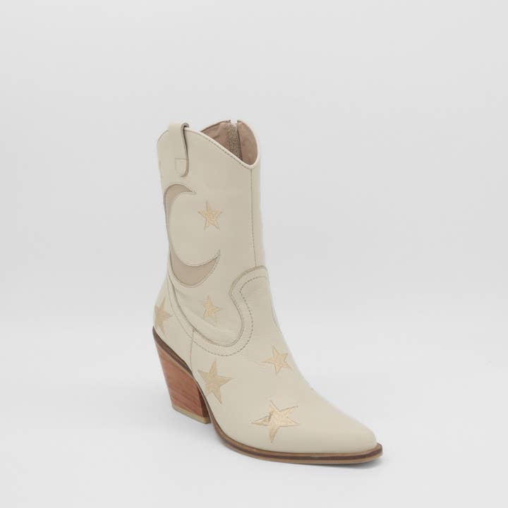 Moonlight Western Cowboy Women's Boots in ivory Leather for wholesale on Faire6