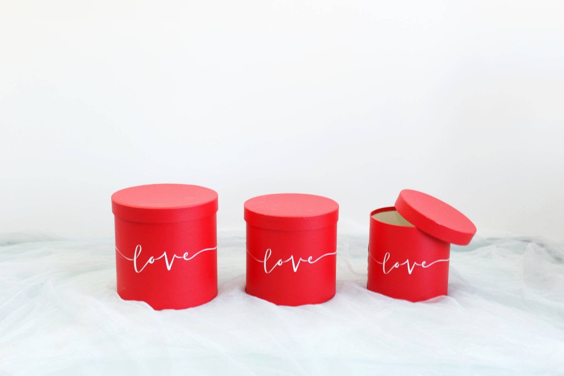 Elegant Design Supply - Vendita all'ingrosso Confezioni regalo - Scatola rotonda per fiori a forma di cappello con motivo Love21