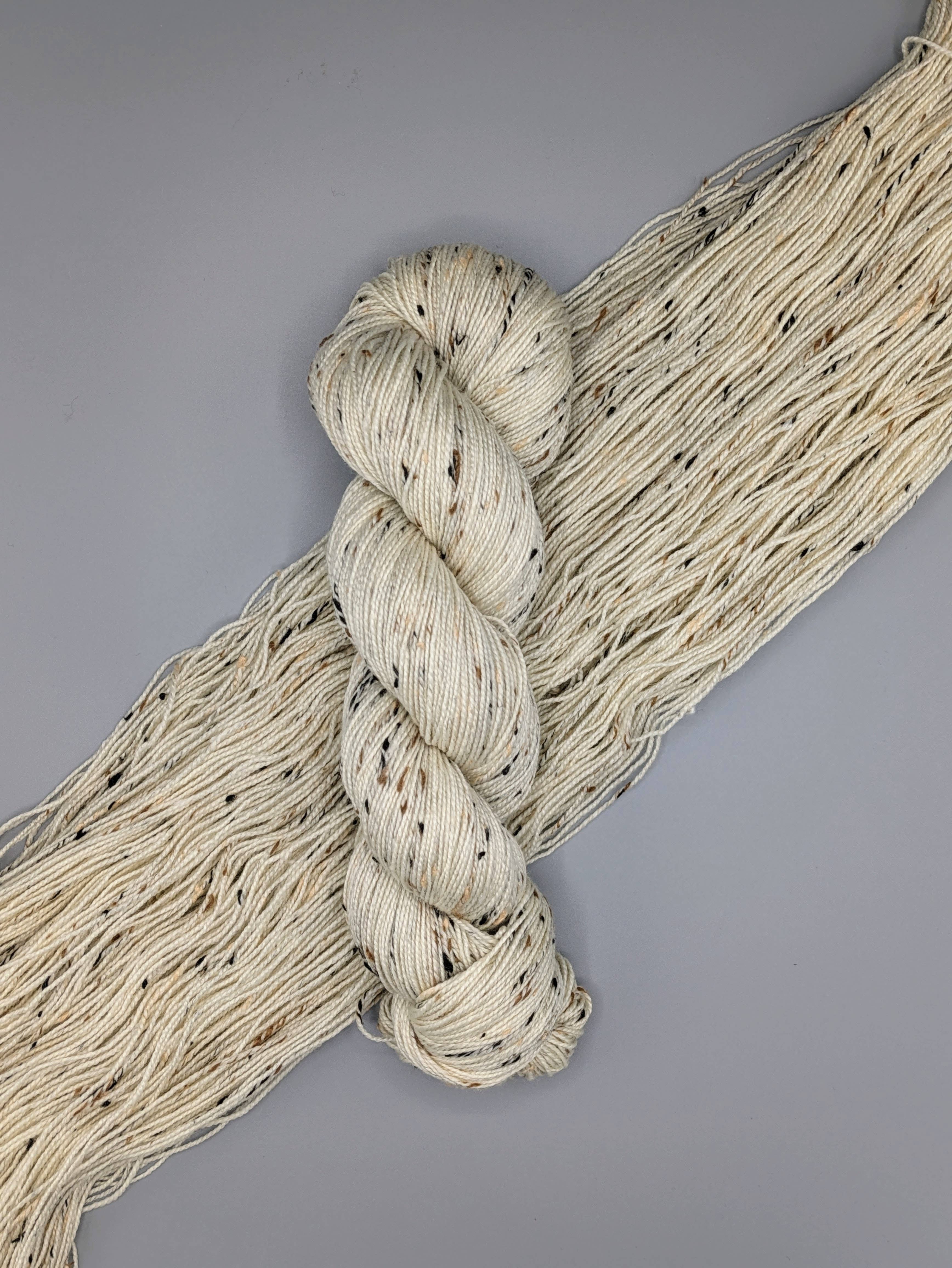 MakerWool - Wholesale Yarn - Tweed Fingering Yarn - 85% Superwash Merino & 15% Nep2