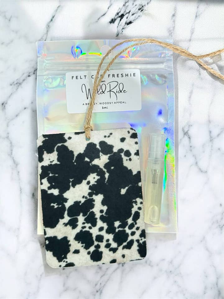 Impressão de Vaca Preto e Branco Feltro Fresco por atacado de The Prickly Five