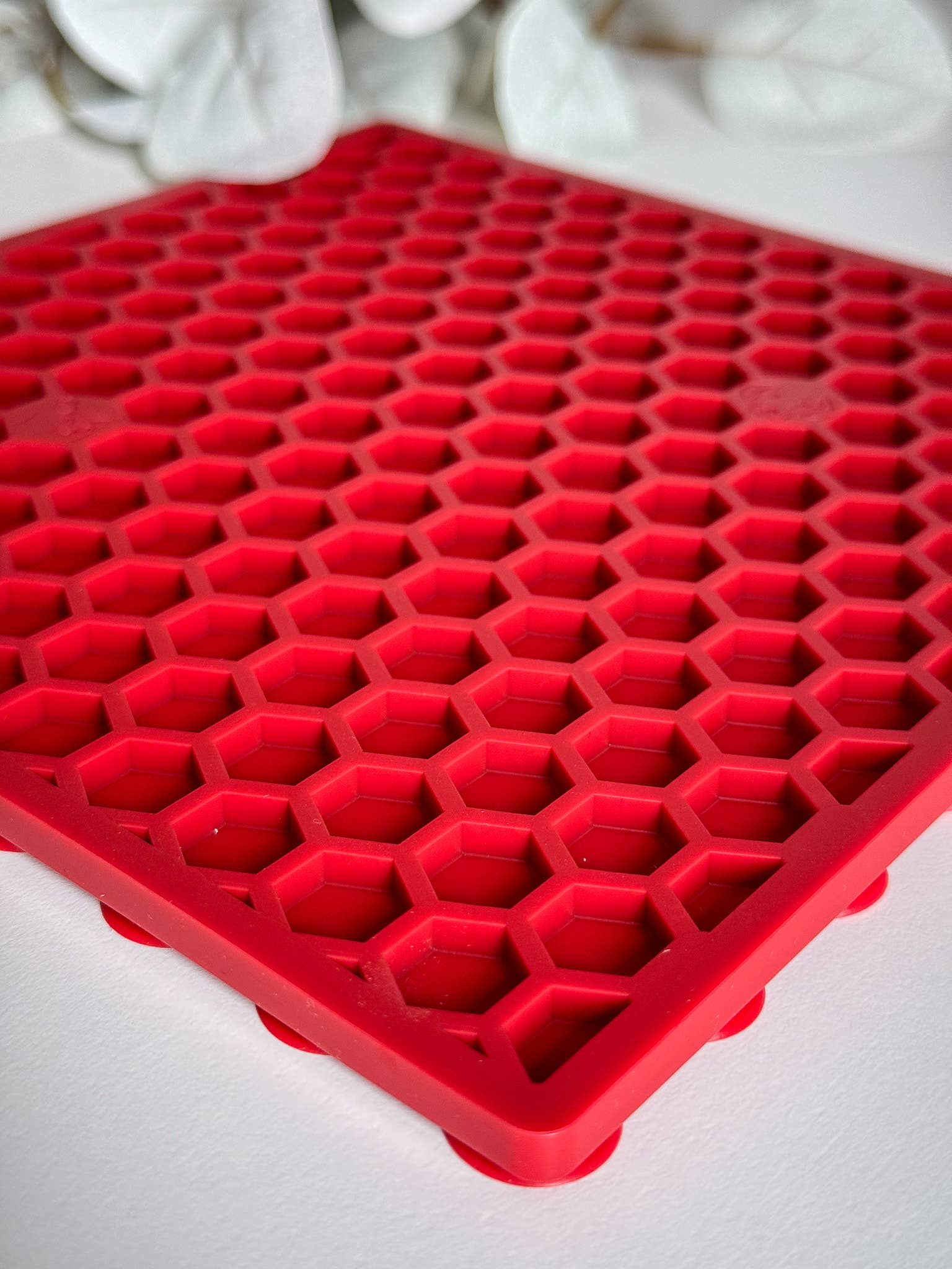 Doggotique - Wholesale Pet Food Mat - Dog - Honeycomb Lick Mat for Dogs and Cats1