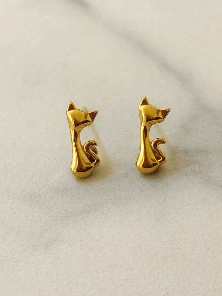 Minimalistiska kattörhängen för wholesale av Cassette Barcelona