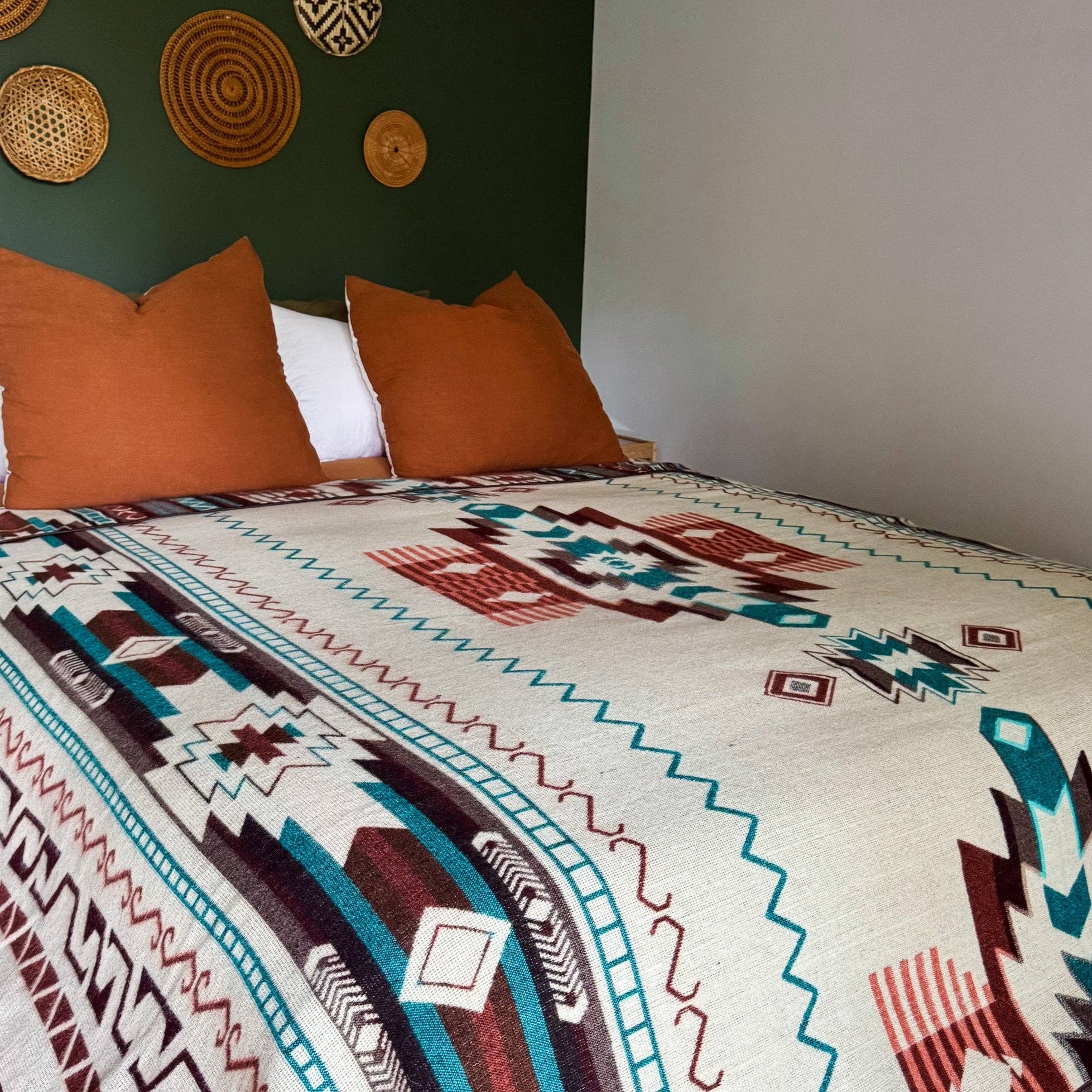 Wylde Brigade – wholesale Throw blanket – Cotopaxi Aztec Reversible Blanket12