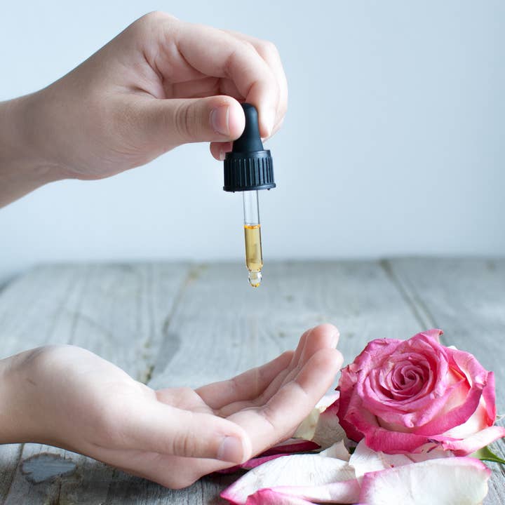 oelfaktorisch Körperöle - Wholesale Bad/lichaamsolie - lichaamsolie • cosyrose • natuurlijke huidverzorging • roos • massage3