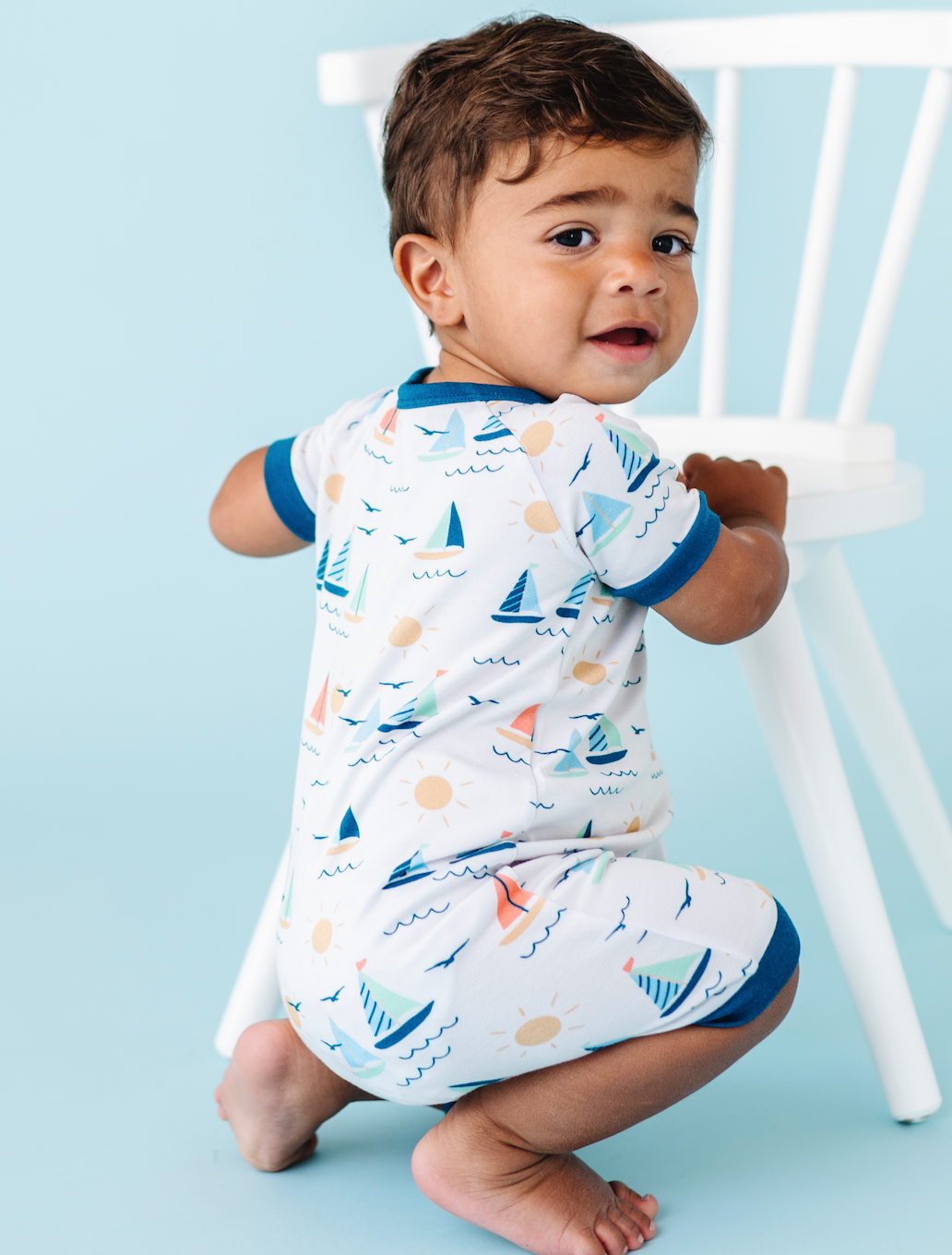 Bird & Bean® – wholesale Byxdress - Baby – Bambu Kort Dragkedja Romper för Baby - Kai Segelbåt3