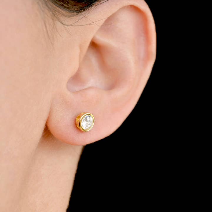 Blueyejewelry - Wholesale Stud/Post Earrings - Silver Bezel Studs - Small Diamond Studs - Round CZ Studs1