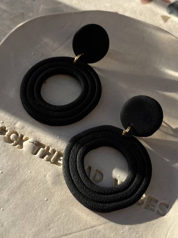 Earrings Elegant black for wholesale by B•Jewels by N