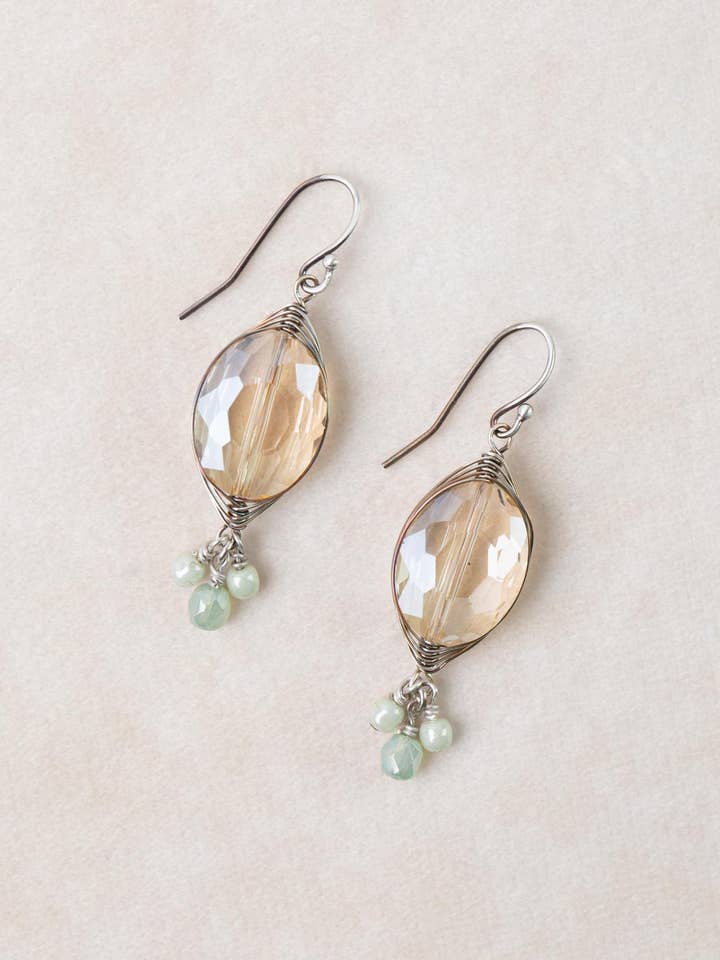 Mint Julep Tsjechisch Glas, Kristallen Haringgraat Oorbellen voor wholesale door Anne Vaughan Designs Jewelry