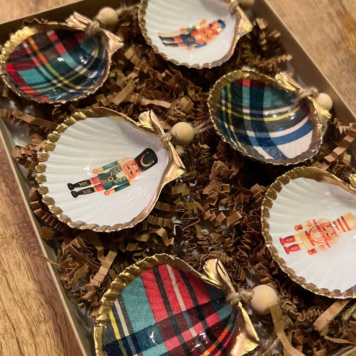 DogFish Design 13 - Wholesale Ornament Set - Nutcracker Tartan Mini 6 Pack3