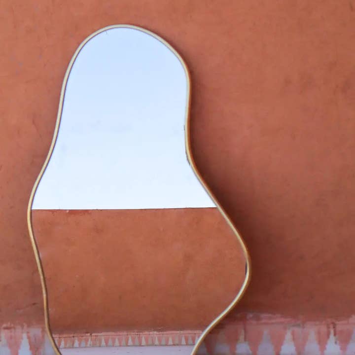 Handgefertigter organischer Wandspiegel aus Messing und andere Ergebnisse für spiegel im Großhandel. Kostenlose Rücksendungen und 60-Tage-Zahlungsziel auf Faire im Trend auf Faire.