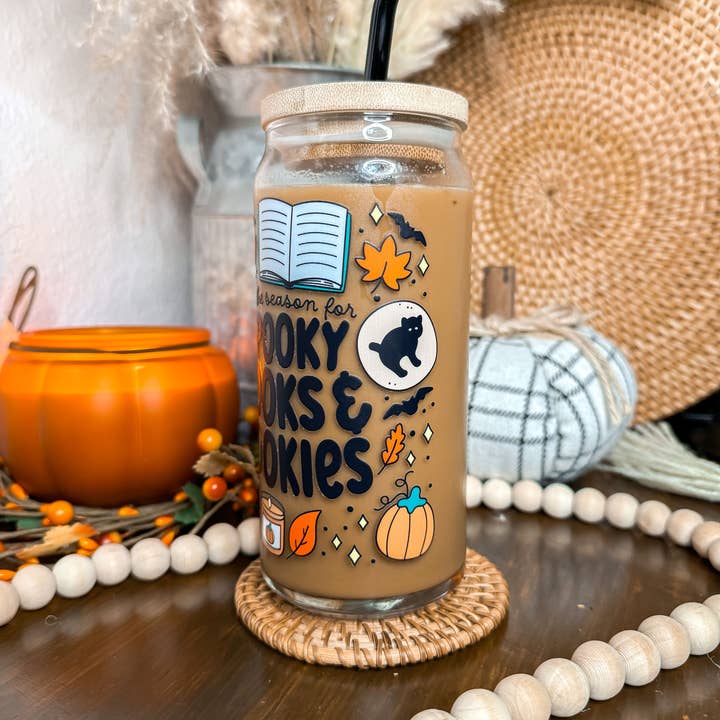 Curly Tailed Designs - Wholesale Drinking Glass/Cup - Spooky Books & Cookies 16oz & 20oz Halloween Glass Cup9