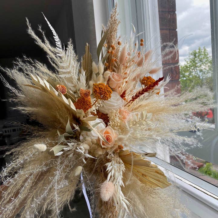 Hidden Botanics - Wholesale Dried/Pressed Flowers - Dried Flowers Bridal Bouquet - Burnt Orange & Cream No. 88
