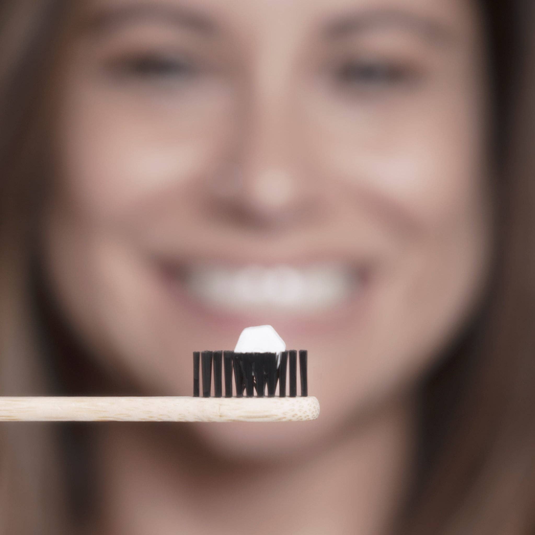 SuperBee - Eco Living Made Easy - Wholesale Toothpaste - Case of 36 Dentos – Eco Toothpaste Tabs 14 Tablets4