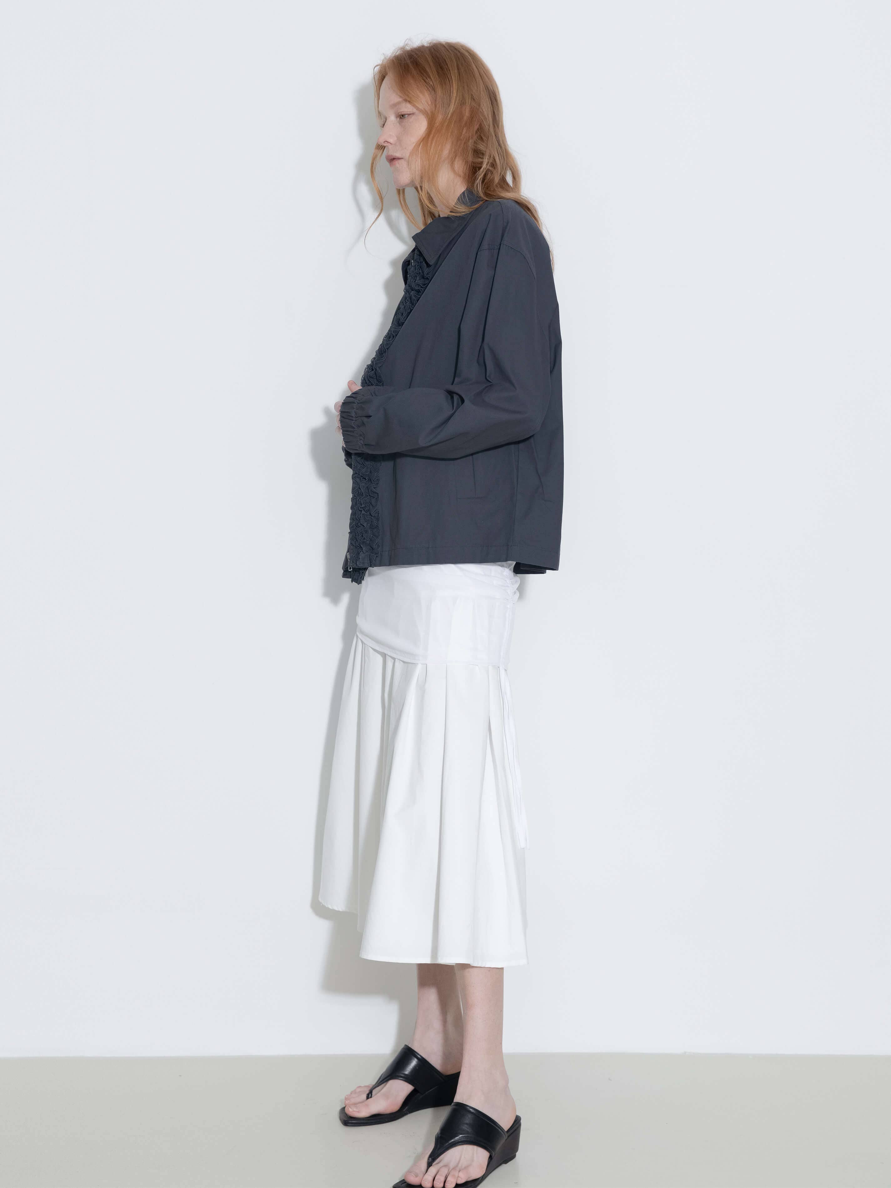 CUBIC – Engroshandel Jakke - Dame – Bomuldsjakke med flæser og lynlås samt elastiske ærmegab16