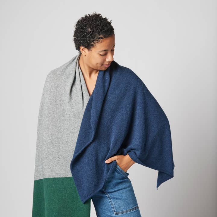 Margolis Pineo Italia - Wholesale Throw Blanket - COZY CASHMERE BLEND THROW, 'TRICOLORE' - HOLIDAY FAVE!20