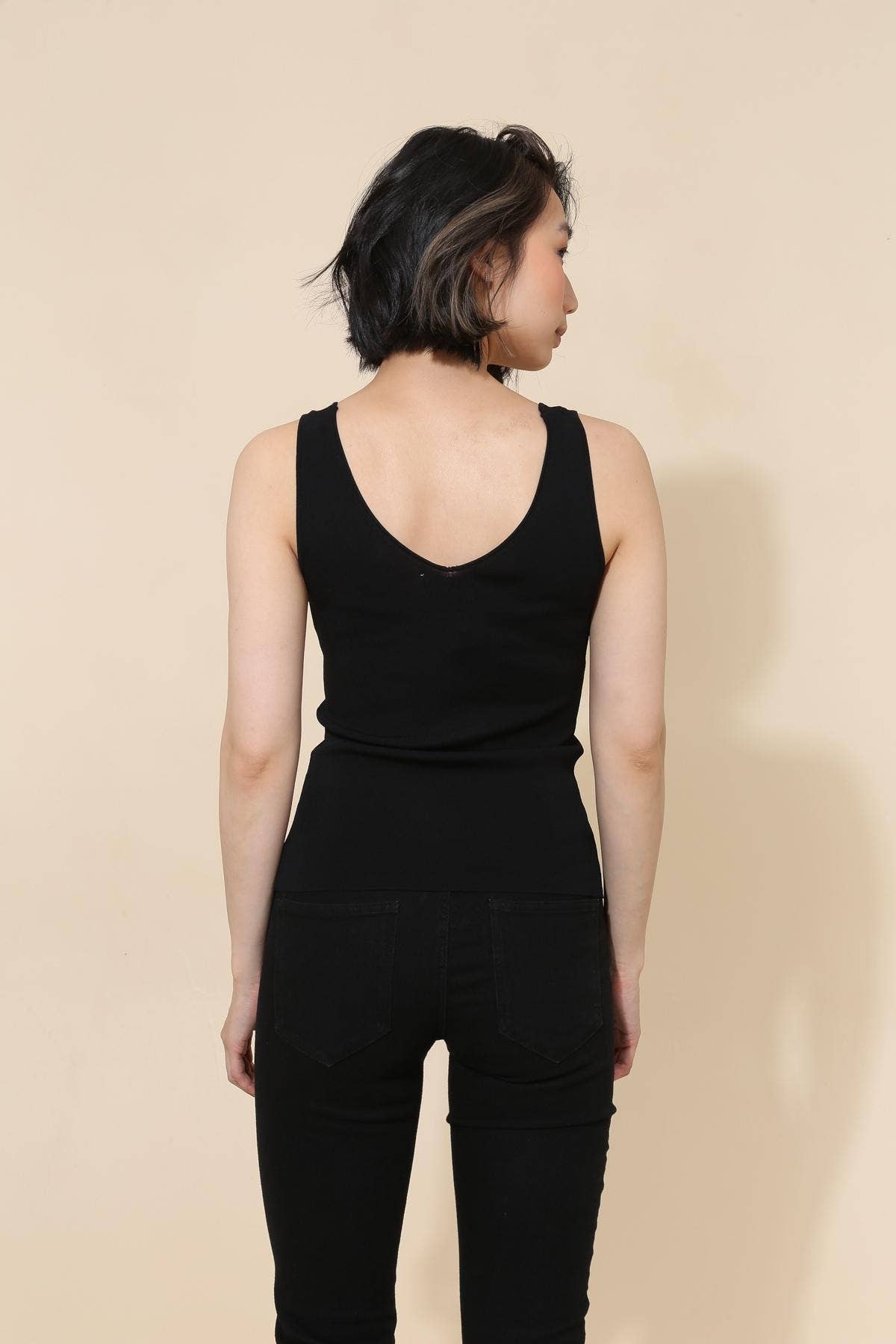 CHOKLATE PARIS – wholesale Tank top – Women′s – 2-in-1 Reversible Tank Top with V-Neck and Square Neck - 879510