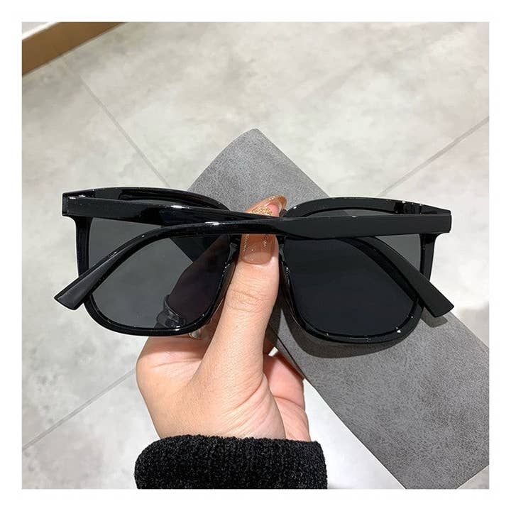 FurDecoration - Wholesale Sunglasses - Women's - Outdoor UV400 Protective Sunglasses for Beach and Sun Protection2