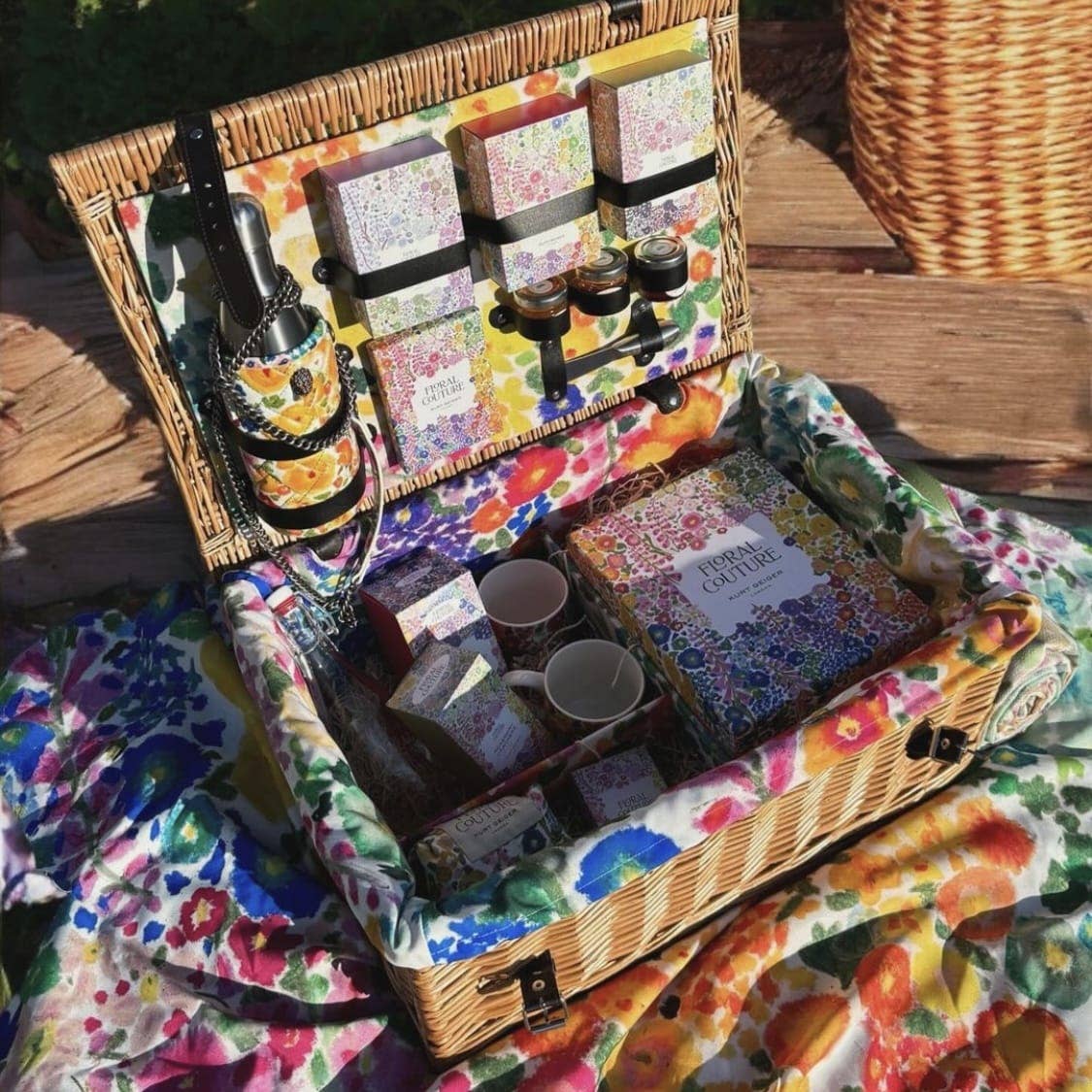 Purlee – wholesale Basket – 20” Wicker Basket - Extra Large Gift Hamper11