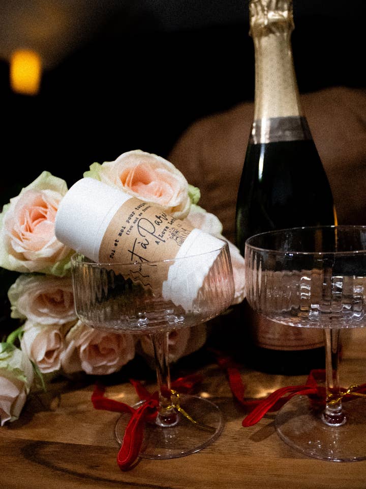 Nuit à Paris: A Love Letter for wholesale by SONDR