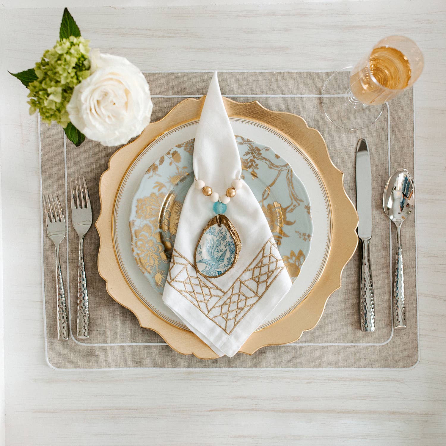 Grit and Grace Studio – Engroshandel Pynt – Dekorationsvedhæng af østersskal med decoupage: Indigo-kollektionen5