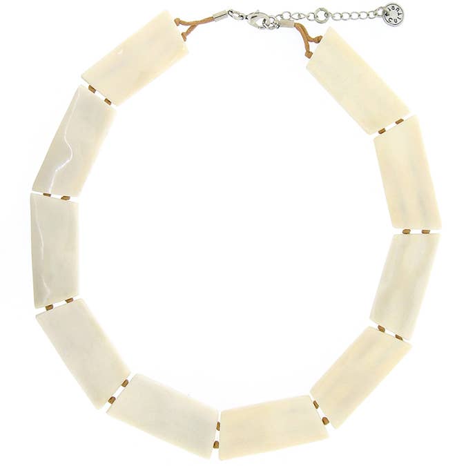 white necklace in horn for wholesale on Faire0