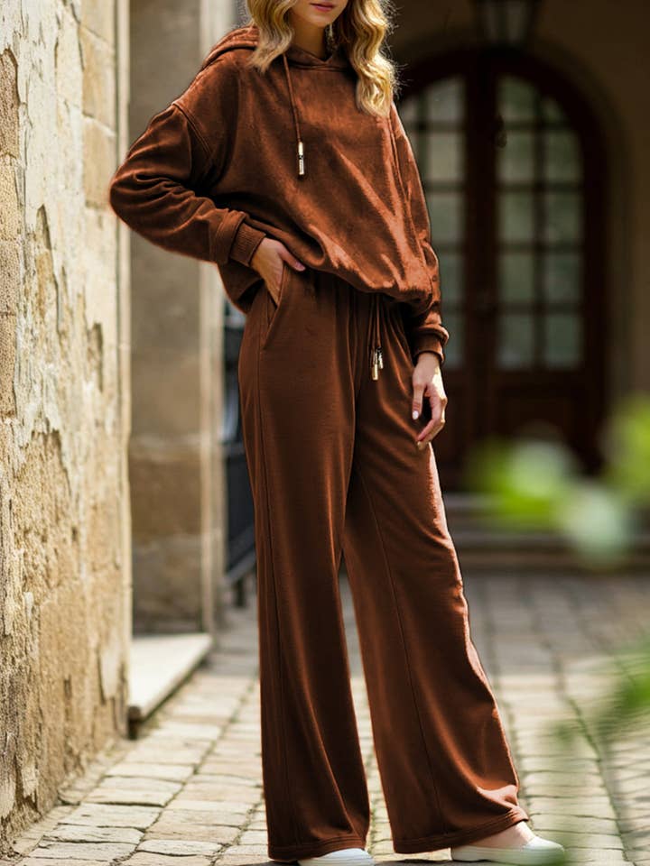 Loose-fitting two-piece leopard print hoodie set for wholesale by Lovenne