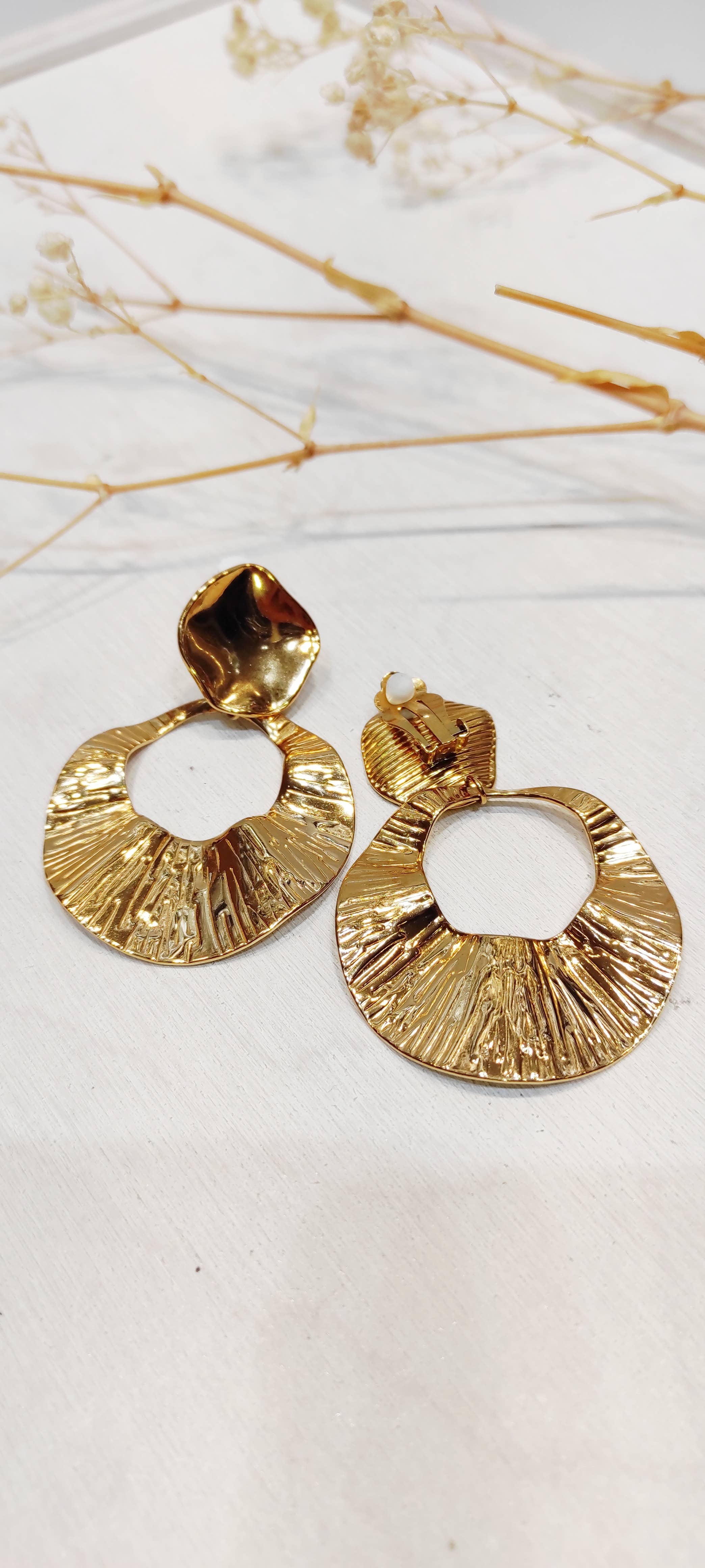 oro Orecchini a clip Lymaelle in acciaio inox in vendita all'ingrosso su Faire