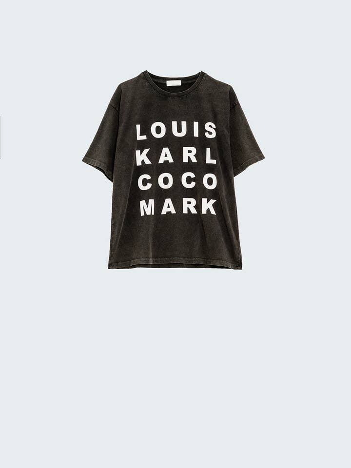 Black T-shirt With famous Names Logos At The Front for wholesale on Faire5