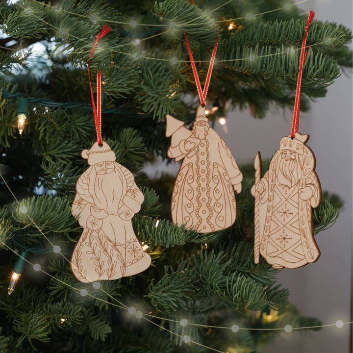 Gravierte Weihnachtsmann-Holzverzierungen für den Großhandel von Reece Design Works