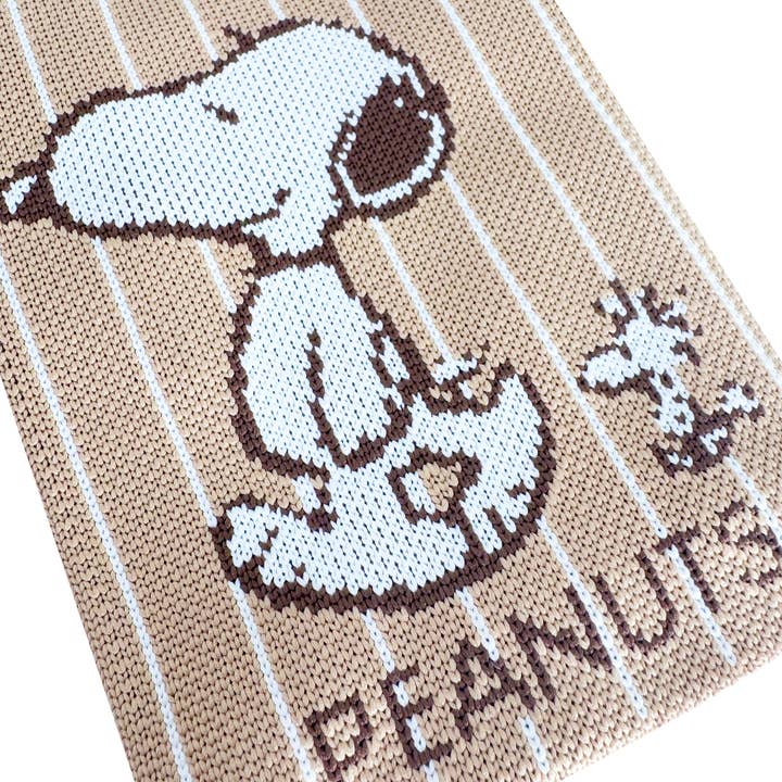 LASR – wholesale Crossbody bag – Women's – Peanuts Snoopy and Friends Knitted Brown Crossbody3