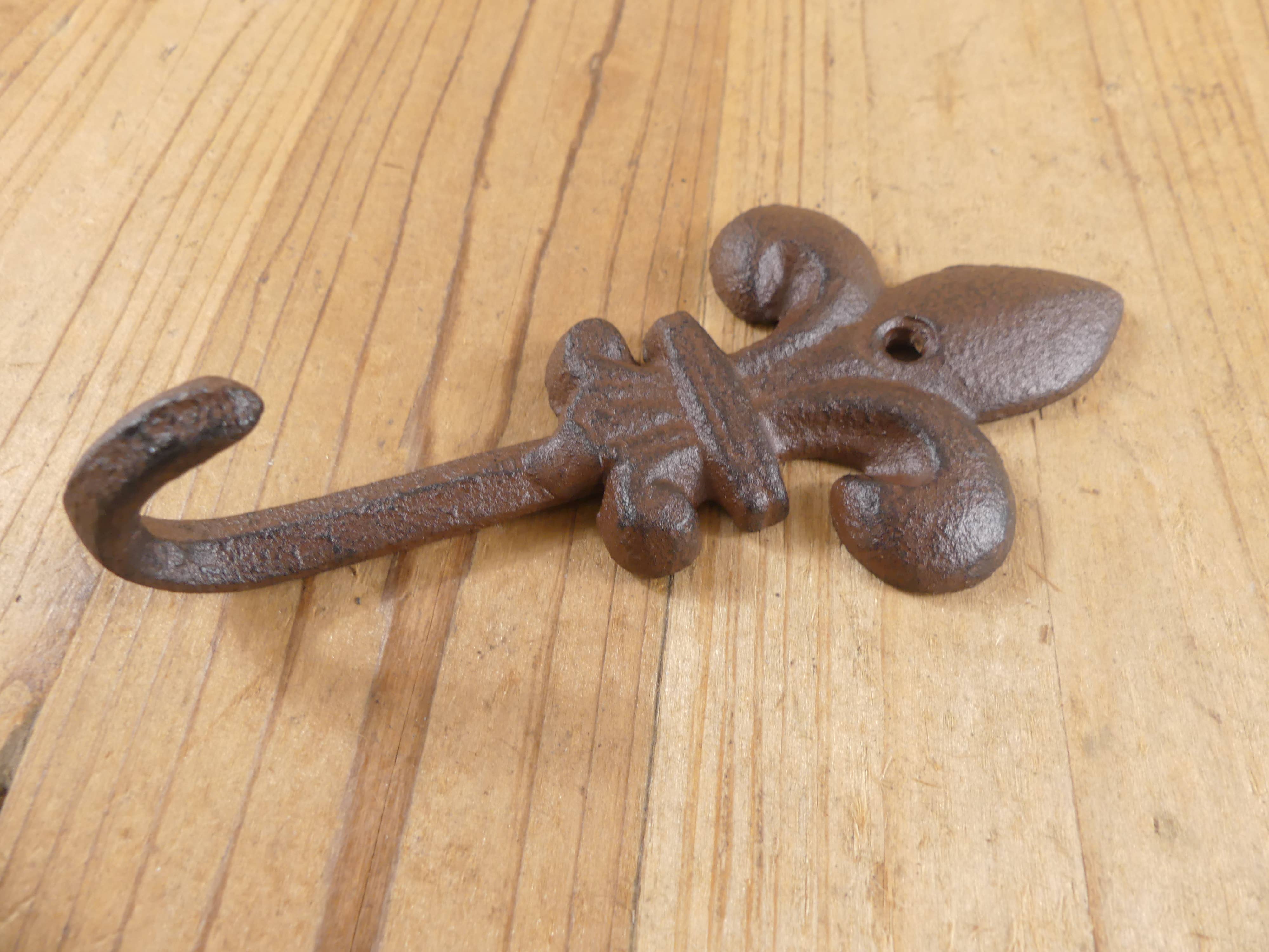 Midwest Craft House - Wholesale Wall Hook - Victorian Rustic Cast Iron Fleur De Lis Wall Hook,  5 1/2"2