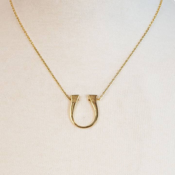 URBAN-EQUESTRIAN - Wholesale Pendant/Charm Necklace - Lucky Nail - Horseshoe Nail Equestrian Necklace in Gold2