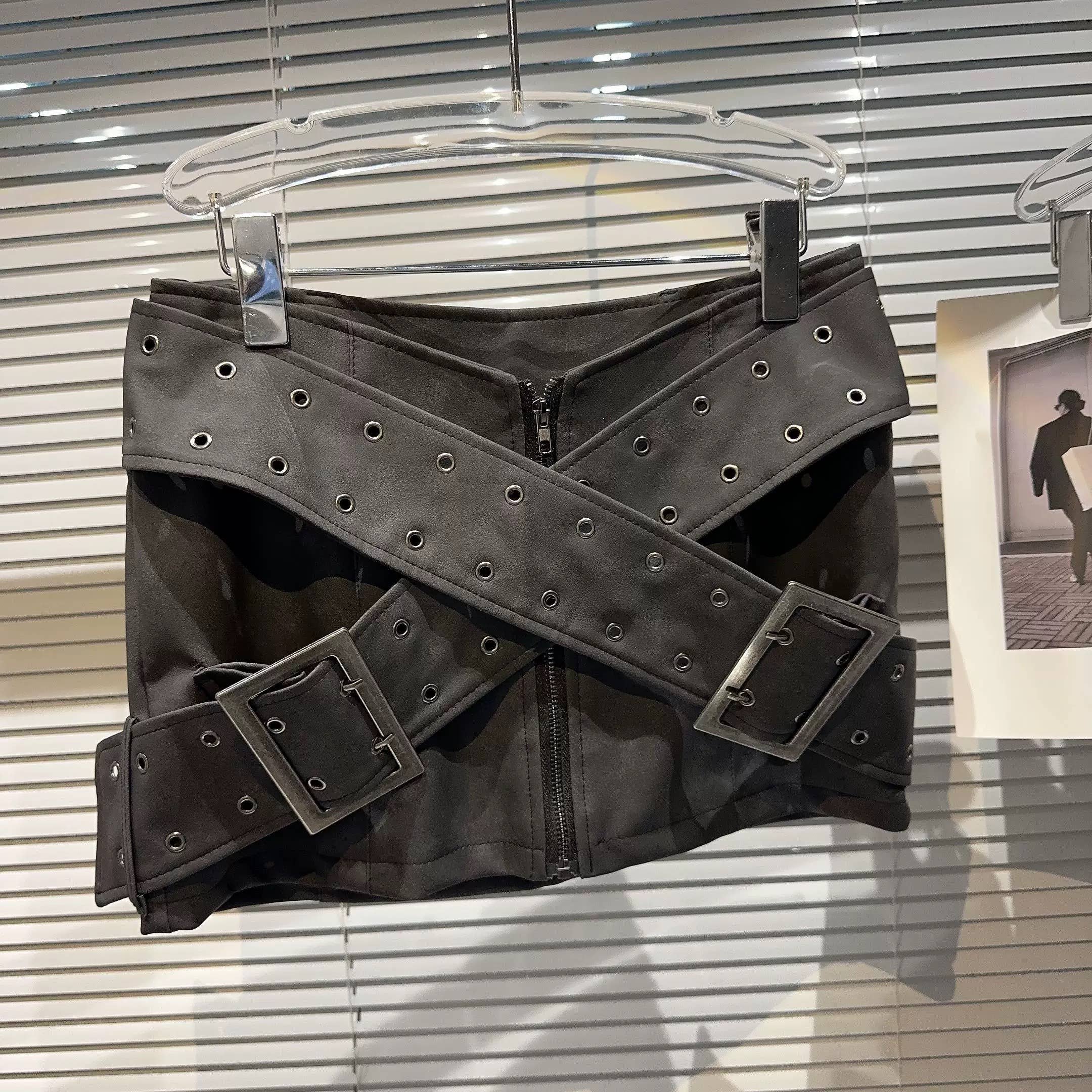 Productseeker - Vente Jupe – femme - Jupe Mini SK79Y PU avec Large Ceinture Croisée – Style Urbain1