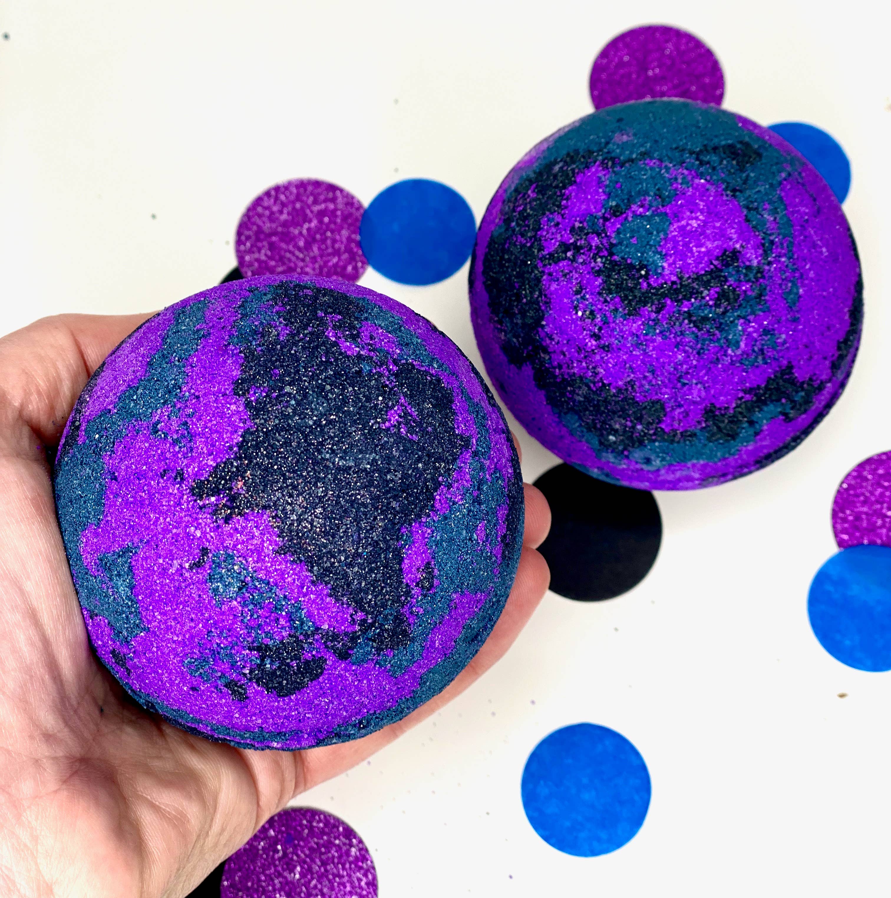 Heavenly Bubbles – wholesale Bath bomb/fizz – Handmade Galaxy Large XL Sphere Blackcurrant Bath Bomb3