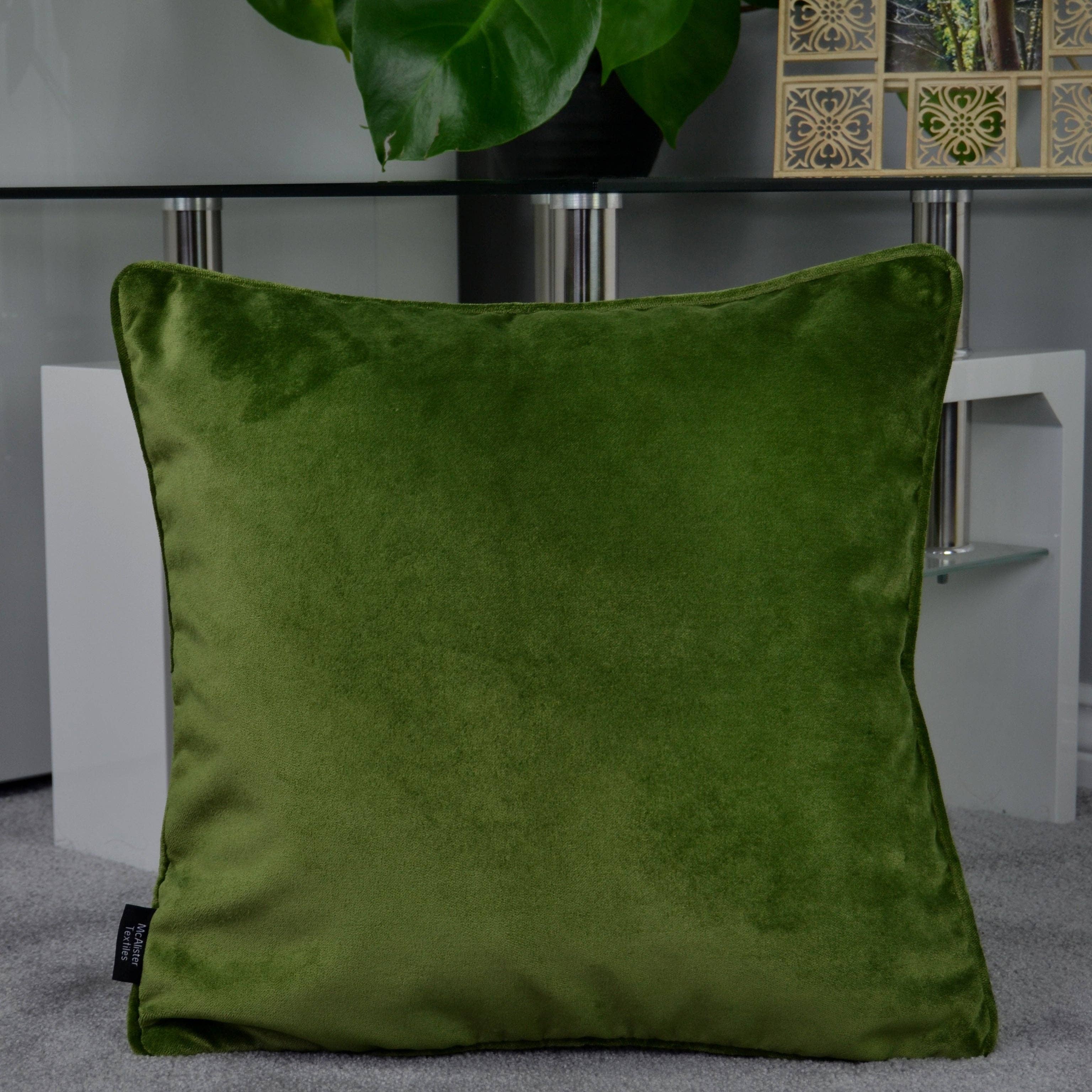 Mcalister textiles - Vente Coussin décoratif - Coussin en velours vert fougère Mat4